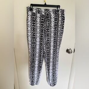 Black and White Snake Print Women's Pants